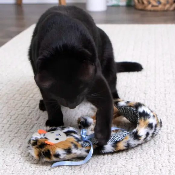 NWT ~ Instincts Looney Lion Heart HappyNip Electronic Sound Cat Toy w/ 2g Catnip - Picture 2 of 8